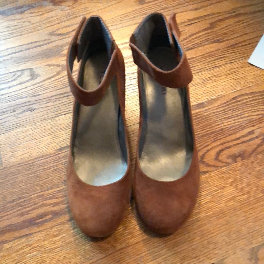 Fossil brown leather wedges